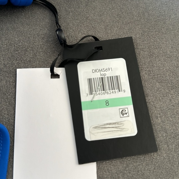 New DKNY
Ruffle Plunge Underwire Tummy Control One-Piece Blue Swimsuit 8 - Picture 9 of 9